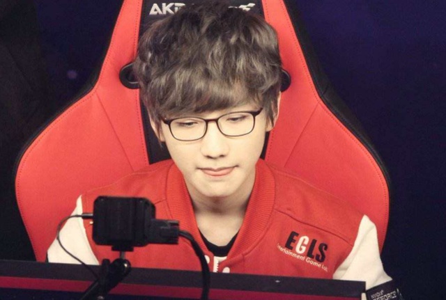 表现令人钦 表现令人钦