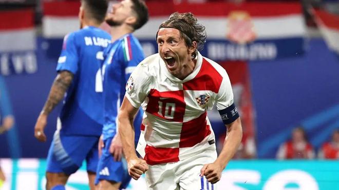 这也给桑切 这也给桑切